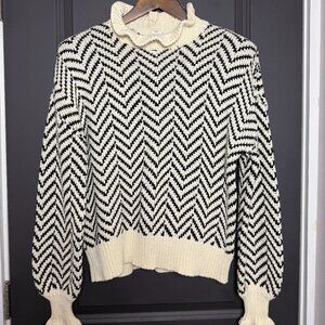 Women’s Sweater, Size Small, in a chic black and cream zigzag striped pattern!
